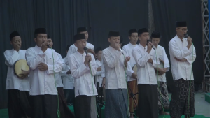Tim banjari Santri Darul Ulum