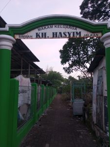 Foto Gerbang Masuk Makam Mbah Hasyim Jalakan