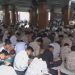 suasana ngaji bandongan di masjid pondok putra Pesantren Tebuireng. (Ist)